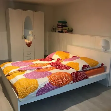 Schoene Und Grosse Ferien Und Monteur Apartament *